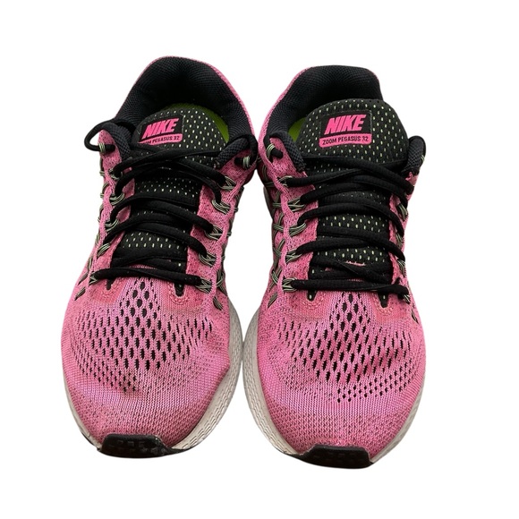 Nike Zoom Pegasus 32 Women\'s Black and Pink Athletic Shoes‎ size 8.5